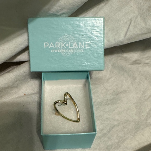 Park Lane Gold Heart ring - Picture 1 of 3